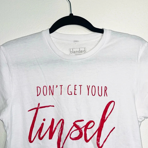 Maurices Christmas Graphic Tee White & Red Tinsel In Tangle Small Women’s - Picture 3 of 11